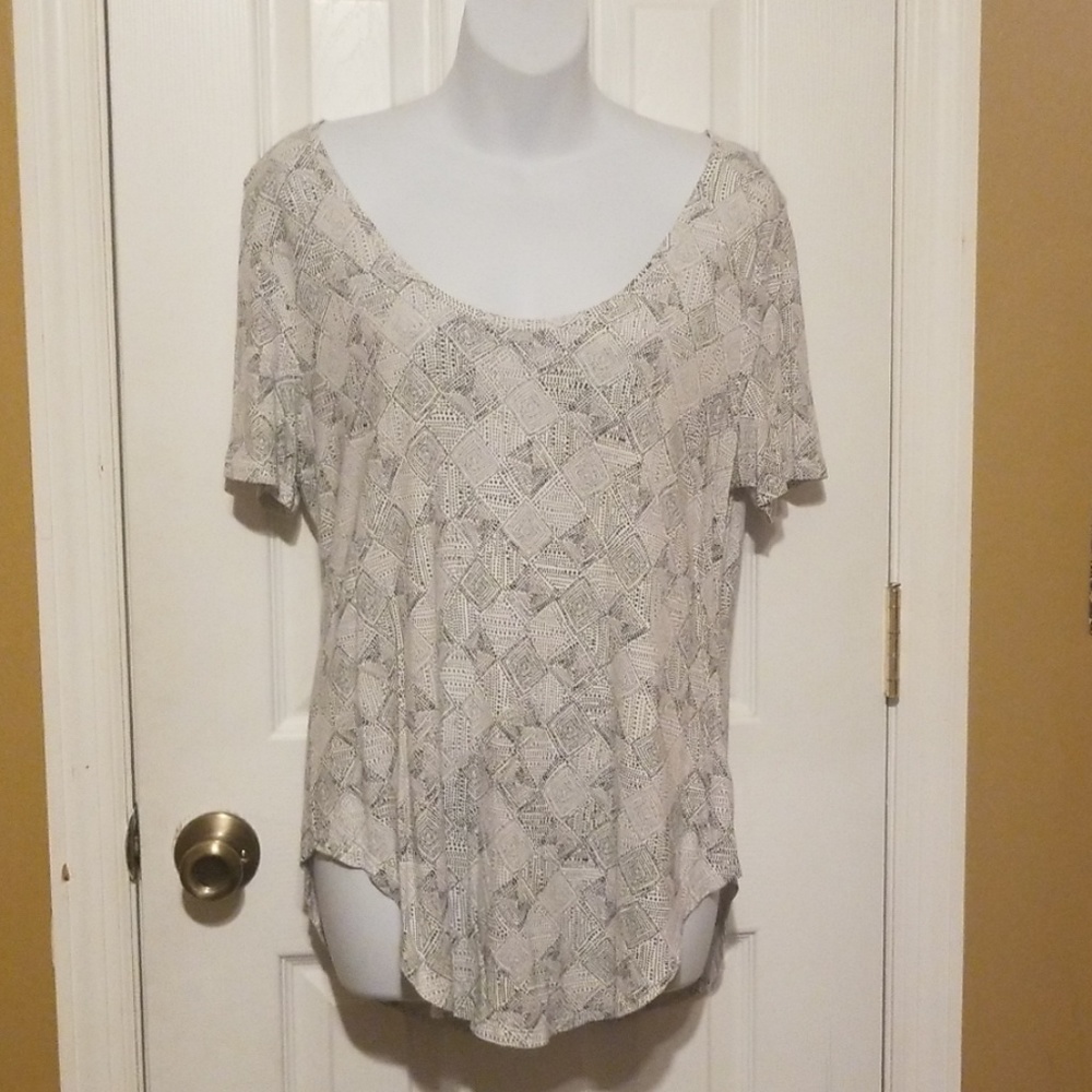 Old navy top size L.